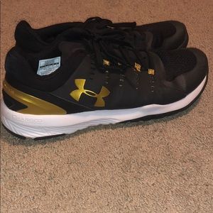 Men’s under armor shoes.